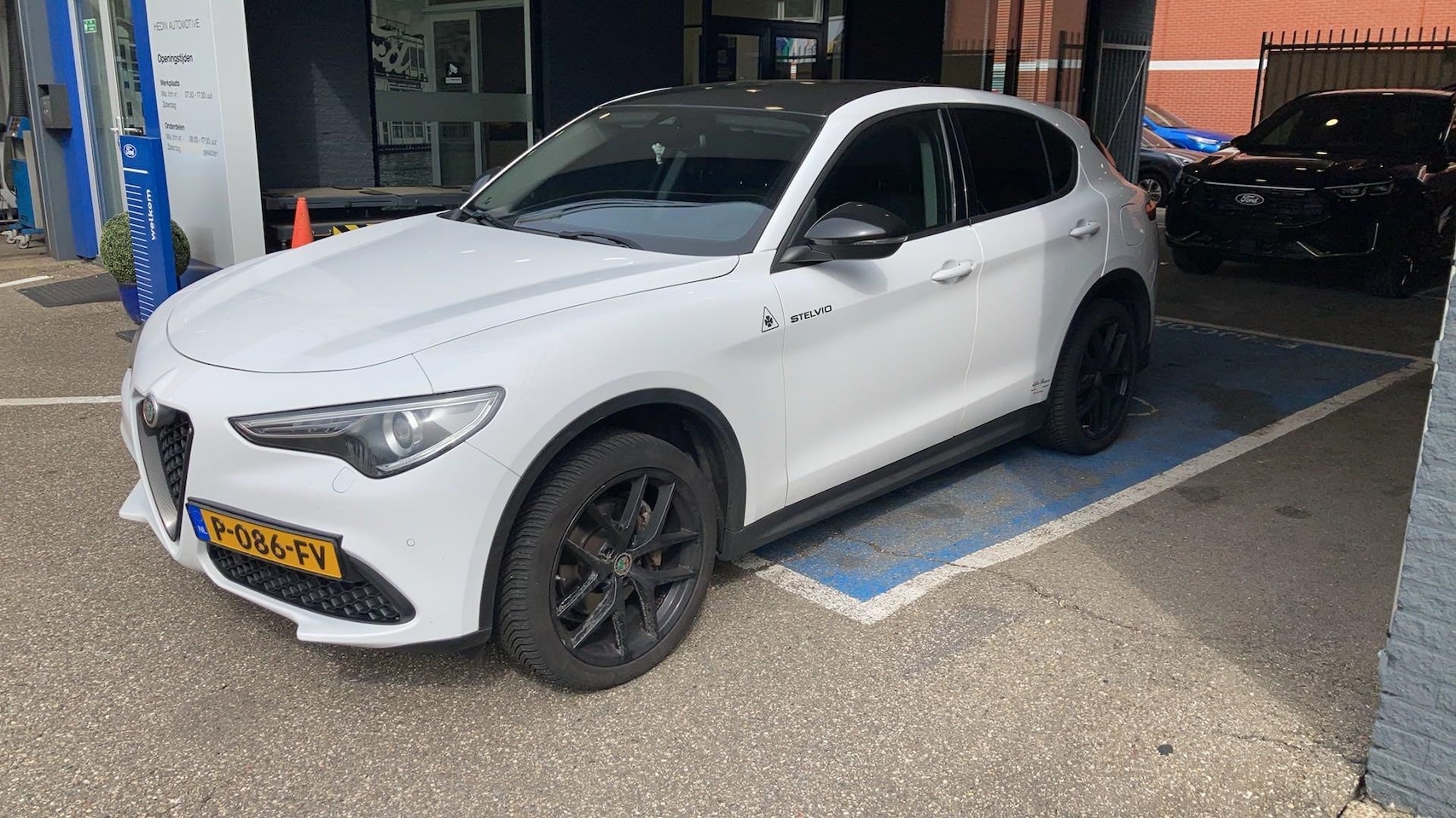 Alfa Romeo Stelvio - 2.0 T AWD B-Tech | All Season Banden | Apple Carplay/Android Auto | Afneembare Trekhaak | - AutoWereld.nl