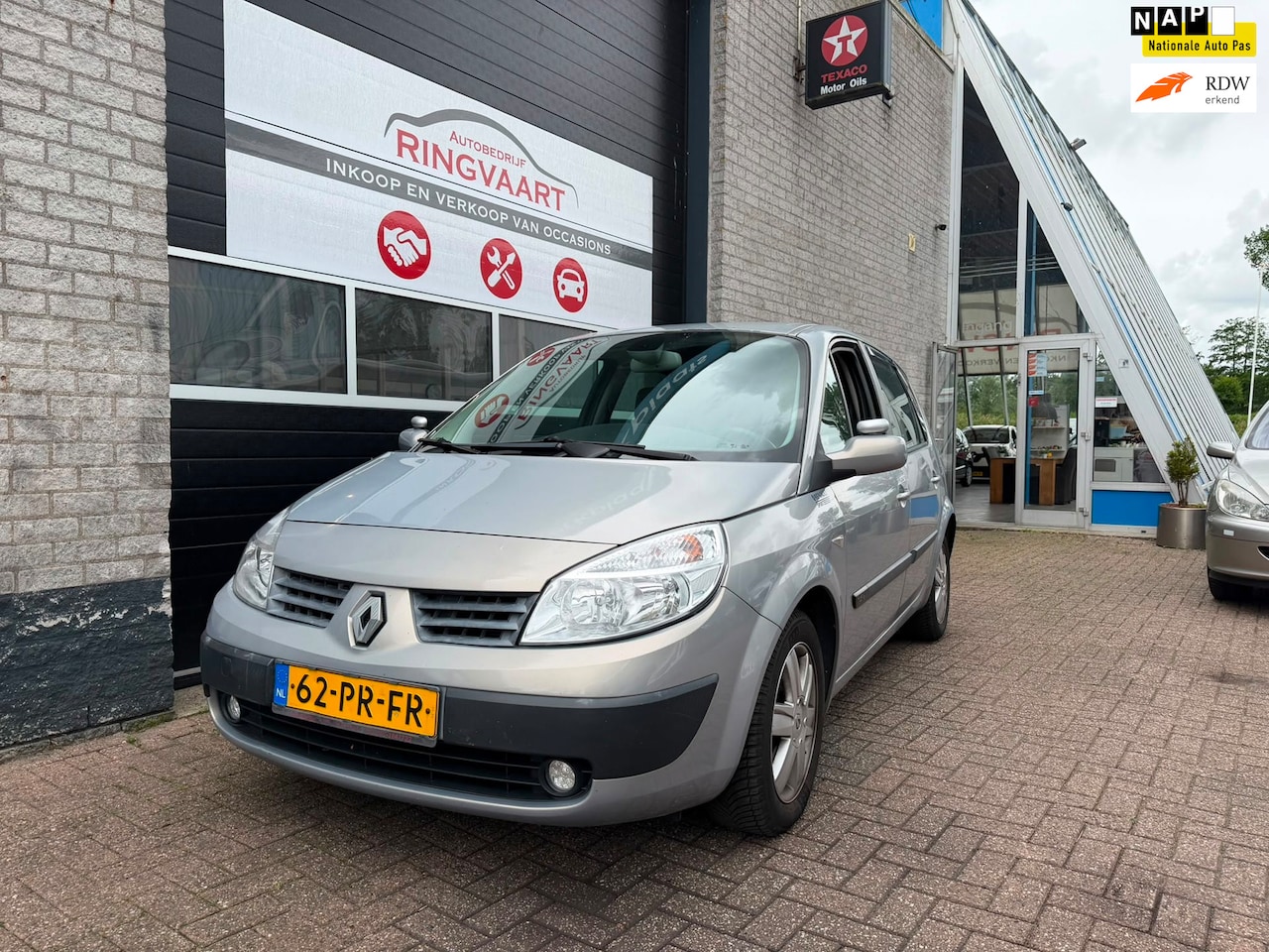 Renault Scénic - 1.6-16V Authentique Comfort Automaat - AutoWereld.nl