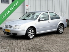 Volkswagen Bora - 1.6 Lage KMstand