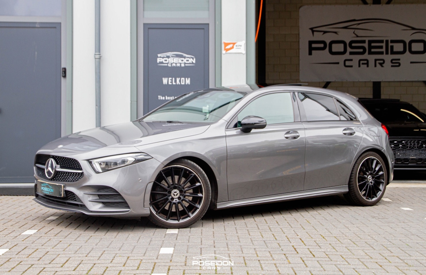 Mercedes-Benz A-klasse - A220 AMG | PANO | MEMORY | KEYLESS | 360CAMERA | ORIG NL | BTW | SFEERVERLICHTING | DEALER - AutoWereld.nl