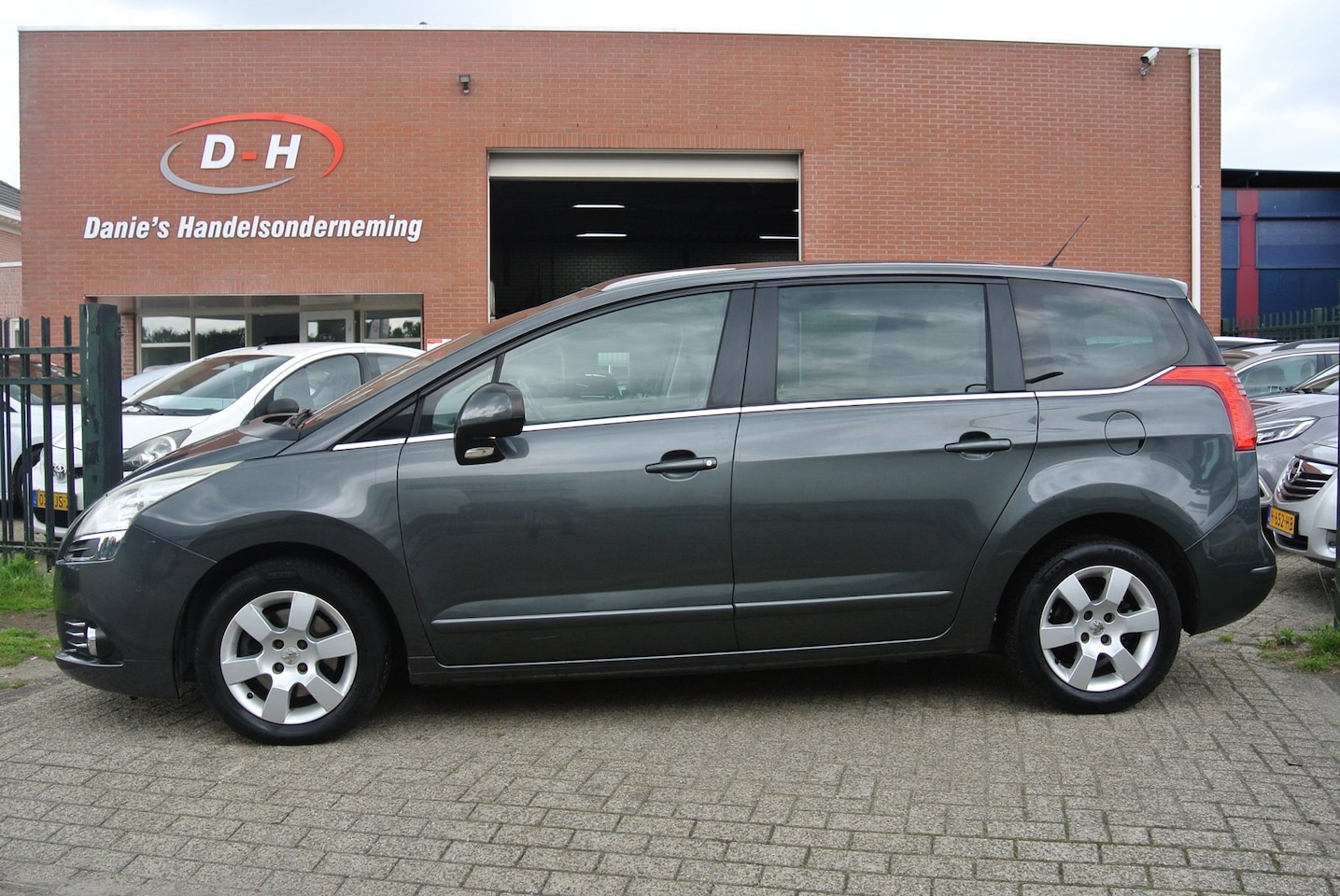 Peugeot 5008 - 1.6 THP Active 7p. airco automaat inruil mogelijk nap - AutoWereld.nl