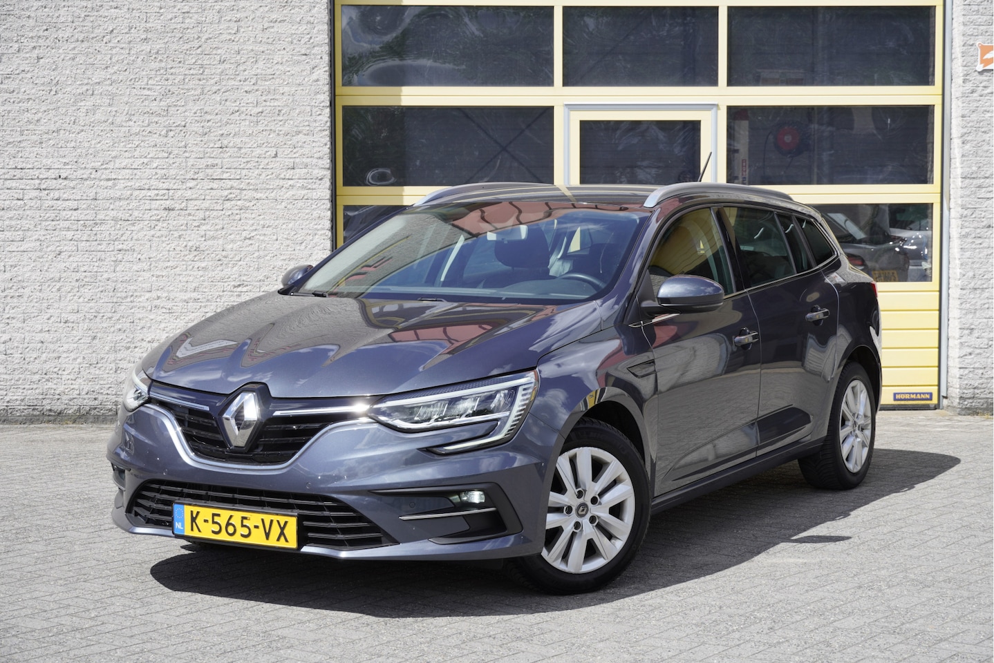 Renault Mégane Estate - 1.3 TCe 141PK! Business Zen BJ2021 Led V+A | Dynamische knipperlichten | Pdc | App-Connect - AutoWereld.nl