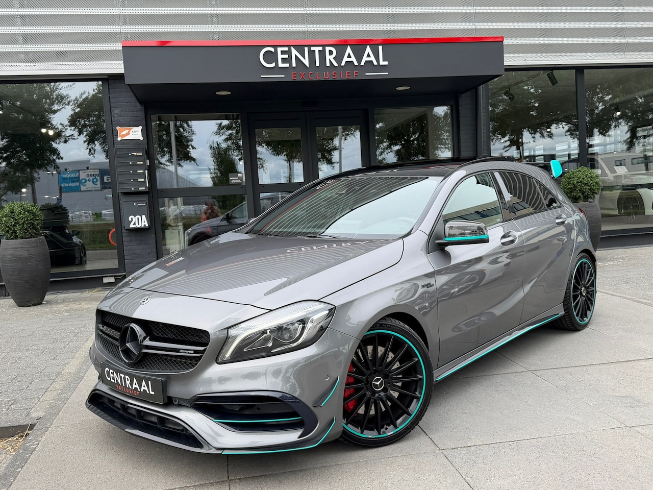 Mercedes-Benz A-klasse - AMG 45 4MATIC Pano|Racaro|Harman&Kardon|Kleppenuitlaat|381PK|Aerokit - AutoWereld.nl