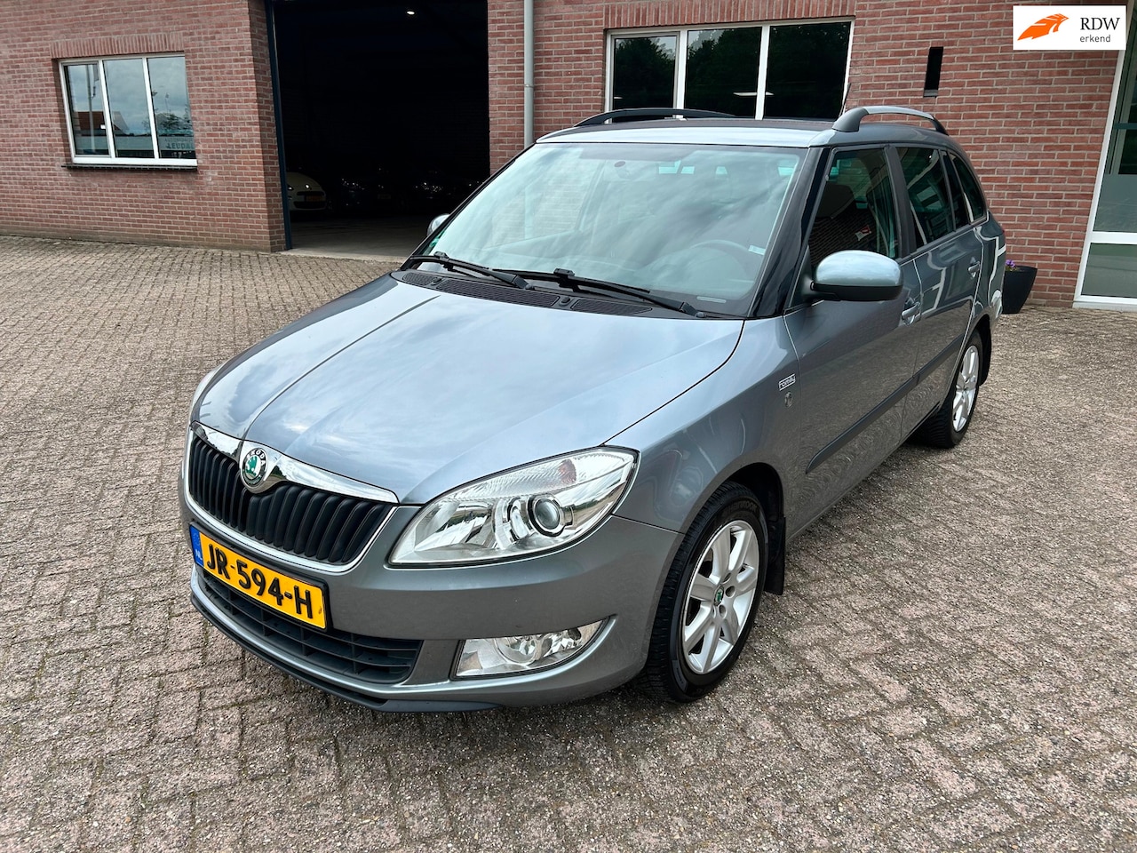 Skoda Fabia Combi - 1.2 TSI Elegance // APK 31-1-2027 !! - AutoWereld.nl