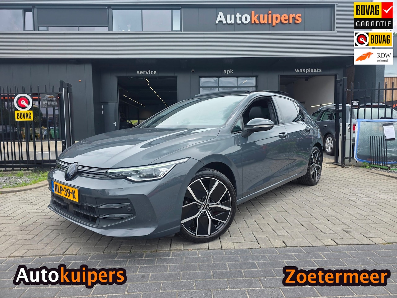 Volkswagen Golf - 1.5 eTSI Oranje Edition | Met o.a. achteruitrijcamera, AppleCarPlay/AndroidAuto, panoramad - AutoWereld.nl