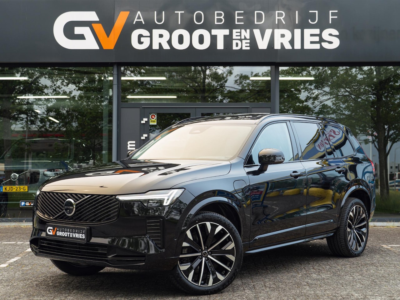 Volvo XC90 - 2.0 T8 Plug-in hybrid AWD Ultra Dark Pano|H&K|HUD|7p|BLIS - AutoWereld.nl