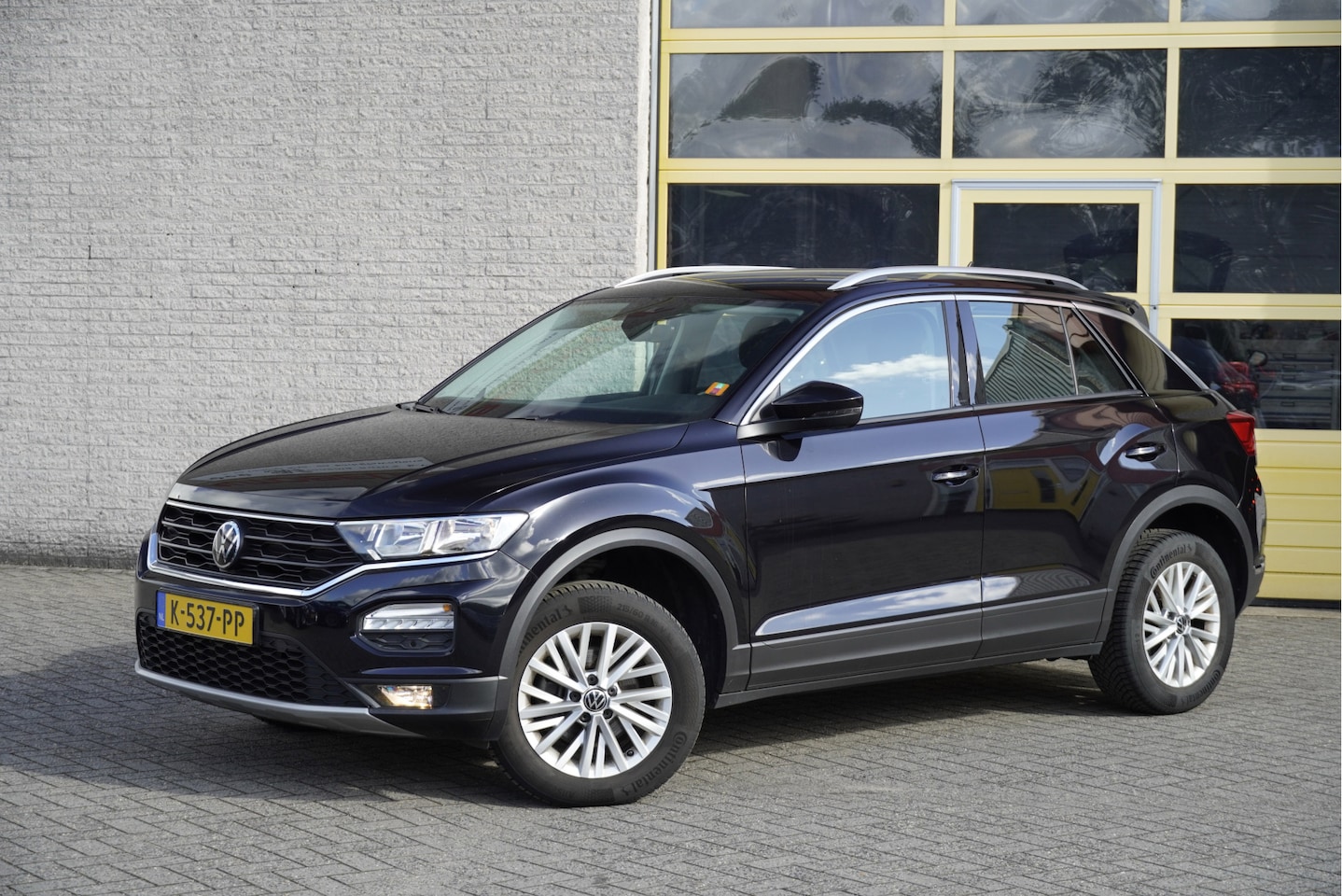 Volkswagen T-Roc - 1.5 TSI 150PK! Style Business BJ2021 Lmv 16" | Led | Pdc | Trekhaak | App-Connect | Navi | - AutoWereld.nl