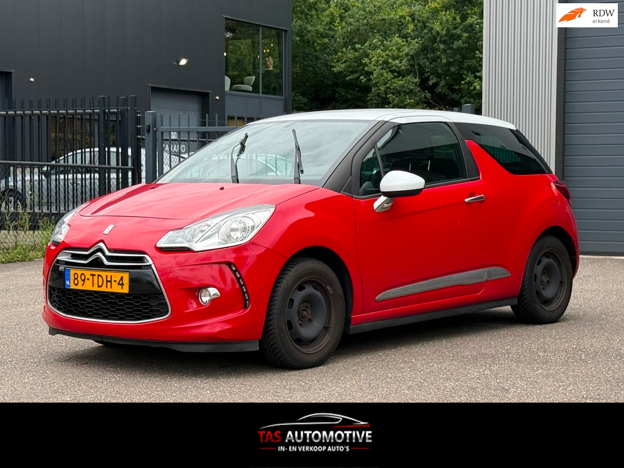 Citroën DS3 - 1.6 e-HDi So Chic AIRCO / CRUISE - AutoWereld.nl