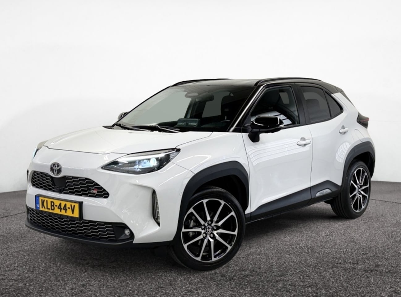 Toyota Yaris Cross - 1.5 Hyb 130 GR SPORT| HUD| 360Camera| Adap.Cruise| Stoel+stuur v - AutoWereld.nl