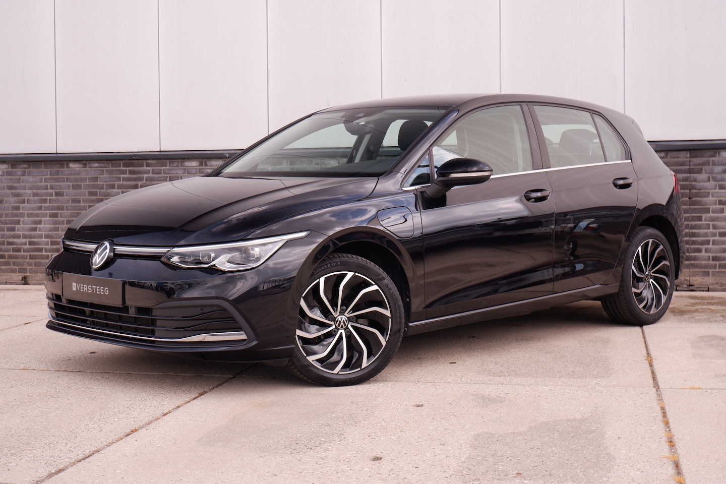 Volkswagen Golf - 1.4 eHybrid Style | Carplay | Camera | Memory | Navi | Sfeerverlichting | LED | IQ-Light - AutoWereld.nl