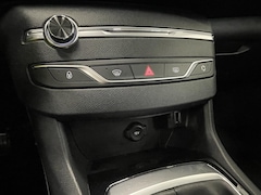 Peugeot 308 SW - 1.2 PureTech Active Pack Trekhaak Navigatie Parkeersensoren achter Cruise Control Climate