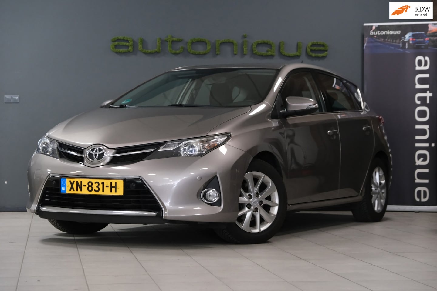 Toyota Auris - 1.6 Aspiration 143dkm! COMPLEET ONDERHOUDEN Navi/Airco/Cruise - AutoWereld.nl