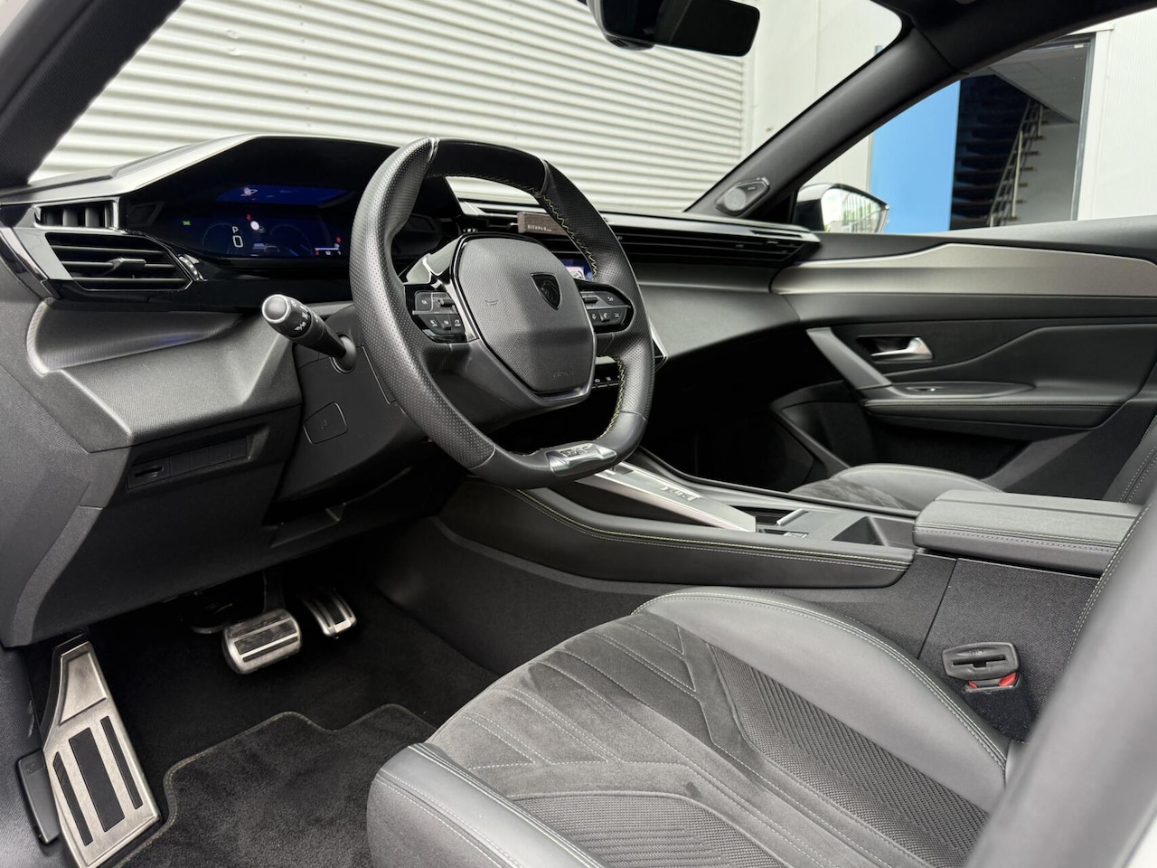 Peugeot 308 - 1.2 PureTech Active Pack Carplay Pano Cruis 2023 Eerste Eigenaar Vol opties Parelmoer Led - AutoWereld.nl