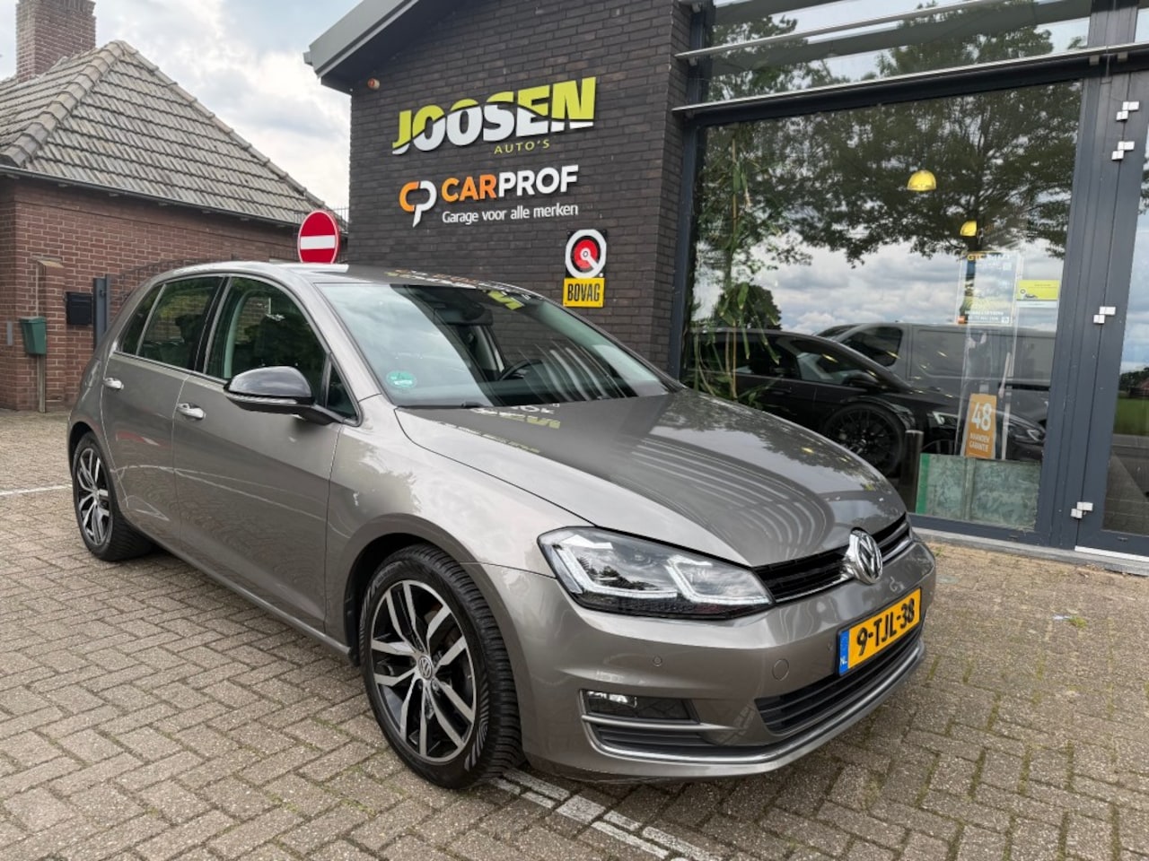 Volkswagen Golf - 1.2 TSI Highline 1.2 TSI HIGHLINE - AutoWereld.nl