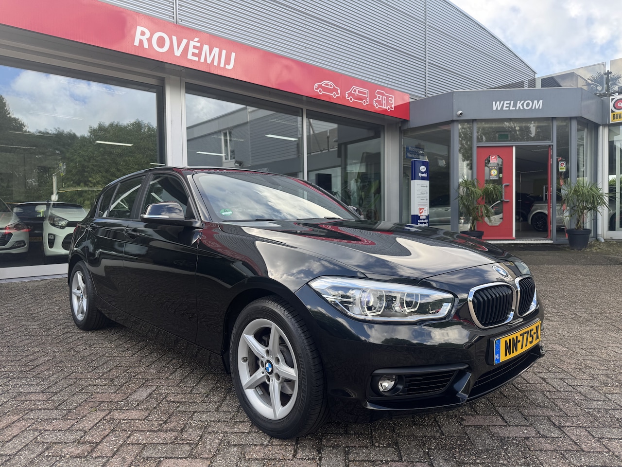 BMW 1-serie - 118i Executive RIJKLAAR PRIJS, AUTOMAAT, Trekhaak, Cruise, Navi, Airco. - AutoWereld.nl
