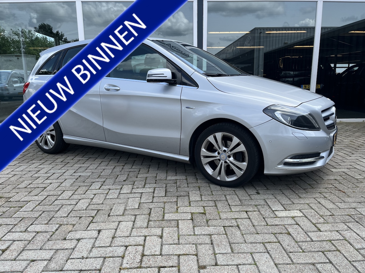 Mercedes-Benz B-klasse - 180 Ambition Led / Cruise / Stoelverwarming / Automaat - AutoWereld.nl