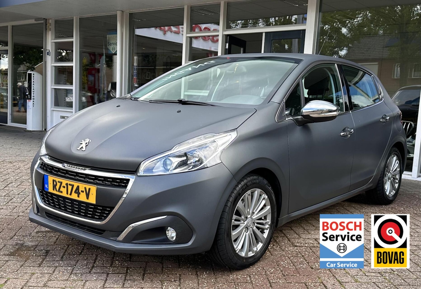 Peugeot 208 - 1.2 PureTech Allure Bluetooth, Pdc, LM.. - AutoWereld.nl