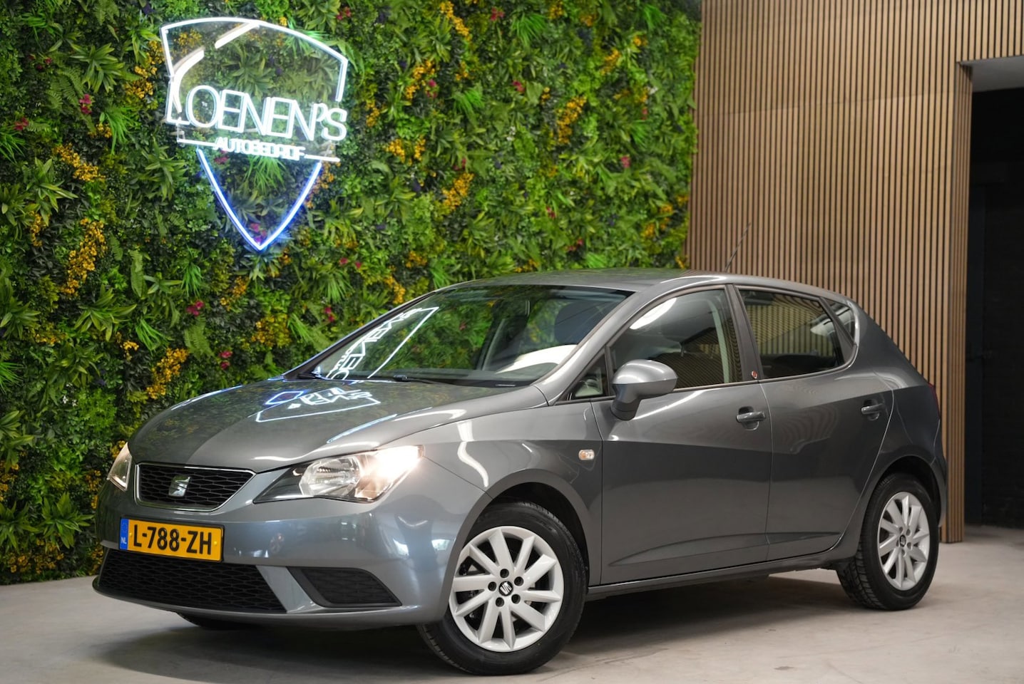 SEAT Ibiza - 1.0 MPI Reference / Parkeersensoren / Airco / LM velgen - AutoWereld.nl