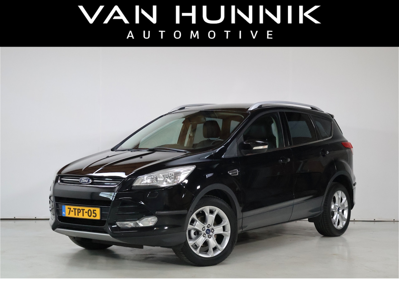 Ford Kuga - 1.6 Titanium | Keyless | Camera | Trekhaak | Winterpakket | 100% onderhouden - AutoWereld.nl