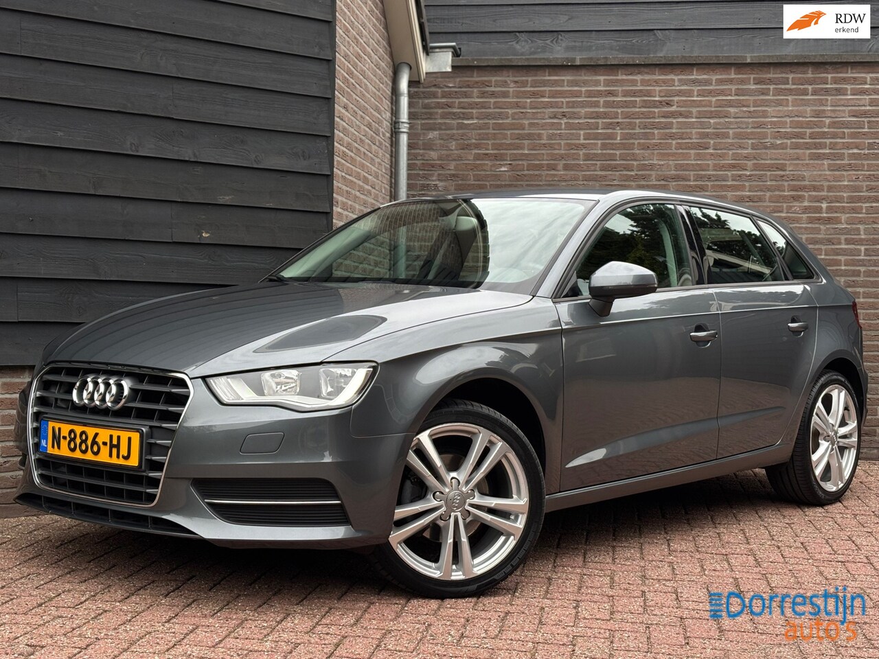Audi A3 Sportback - 1.2 TFSI Ambition Pro Line plus | Trekhaak | Navi | PDC - AutoWereld.nl