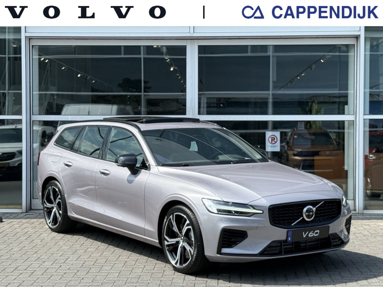 Volvo V60 - T6 398PK Recharge Ultra Dark| Panodak| 360Camera| Adap.Cruise| A - AutoWereld.nl