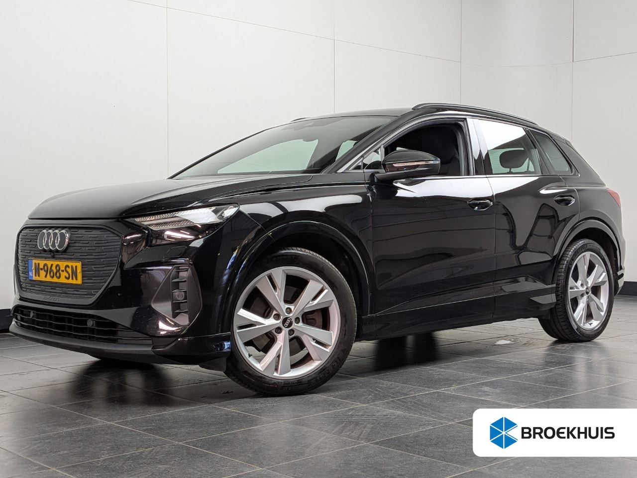 Audi Q4 e-tron - 40 Advanced edition 77 kWh l Wamtepomp l 20" l Stoelverwarming l Trekhaak l Sportstoelen - AutoWereld.nl