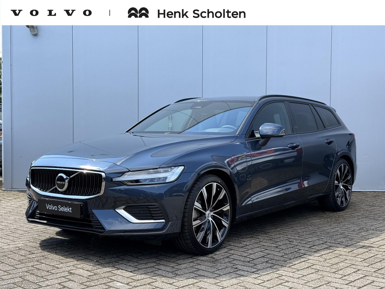 Volvo V60 - T6 Plug-in hybrid AWD AUT8 335PK Essential | 20" Lichtmetalen velgen | Lederen bekleding | - AutoWereld.nl