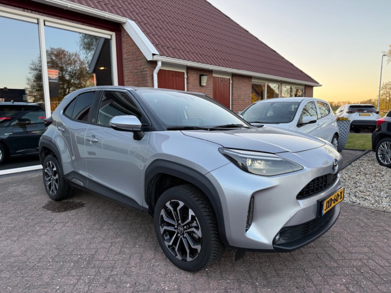 Toyota Yaris Cross - 1.5 HYBRID 5-DRS DYNAMIC Camera/Winter Pakket/ACC/ECC - AutoWereld.nl