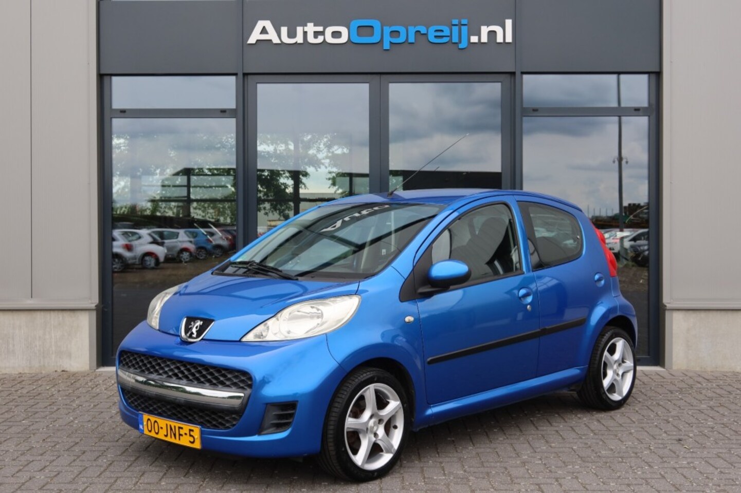 Peugeot 107 - 1.0-12V Sublime 5drs. Airco, LM-Velgen - AutoWereld.nl