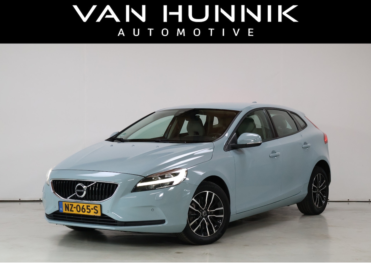 Volvo V40 - 1.5 T2 Nordic+ | Stoel+Voorruit verw | Dealer Oh | Nav | Cruise - AutoWereld.nl