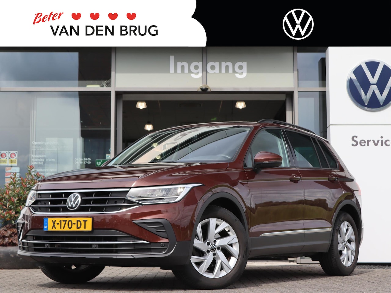 Volkswagen Tiguan - 1.5 TSI 150 pk DSG Life | Zwenkbare Trekhaak | Navigatie | Camera | Stoel + Stuur verwarmi - AutoWereld.nl