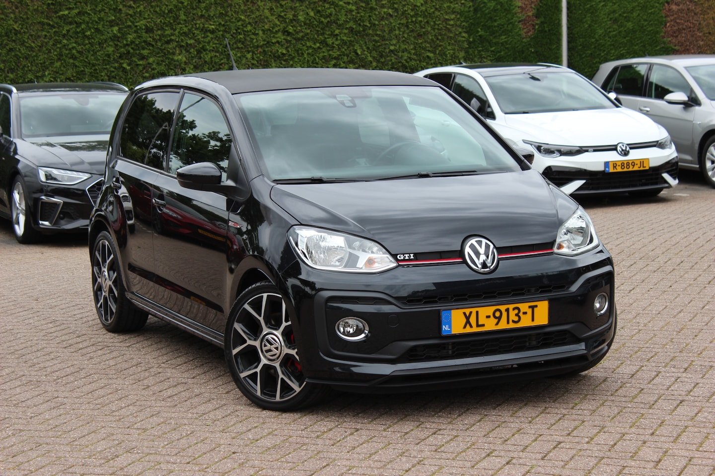 Volkswagen Up! - 1.0 TSI GTI / Navi by App / DAB / Parkeerhulp achter / Stoelverwarming / Cruise Control - AutoWereld.nl