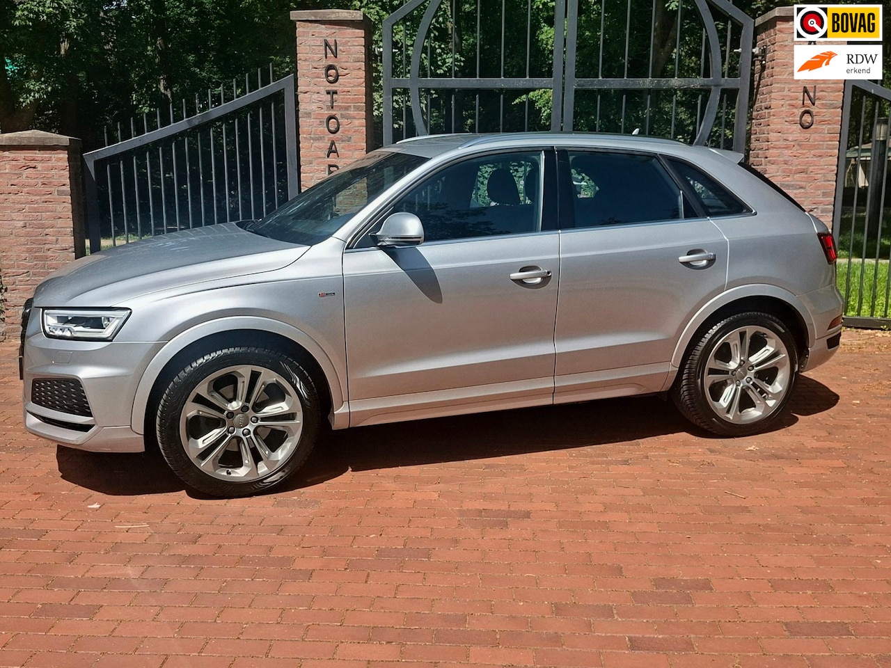 Audi Q3 - 2.0 TFSI quattro S-Line Trekhaak Camera Side Assist Leren int. - AutoWereld.nl