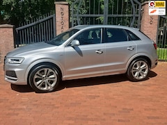 Audi Q3 - 2.0 TFSI quattro S-Line Trekhaak Camera Side Assist Leren int