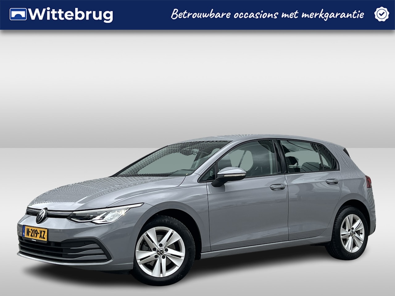 Volkswagen Golf - 1.5 TSI Life / App connect / Parkeersensoren V+A / Stoelverwarming / Lichtmetaal 16 inch / - AutoWereld.nl