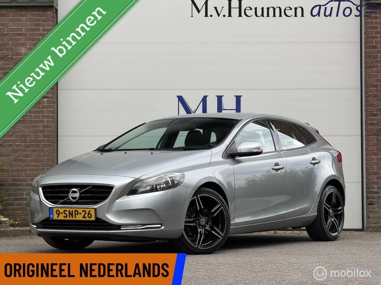 Volvo V40 - 1.6 T3 150PK Climate 18'' R-Design - AutoWereld.nl