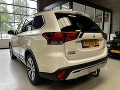 Mitsubishi Outlander - 2.0 2WD Instyle Trekhaak, Achteruitrijcamera