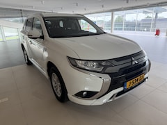 Mitsubishi Outlander - 2.4 PHEV Pure