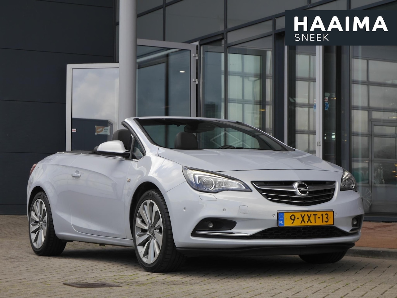 Opel Cascada - 1.6 Turbo Cosmo | 170 PK | Cabriolet | Stoel en stuurverwarming | Navigatie | Achteruitrij - AutoWereld.nl