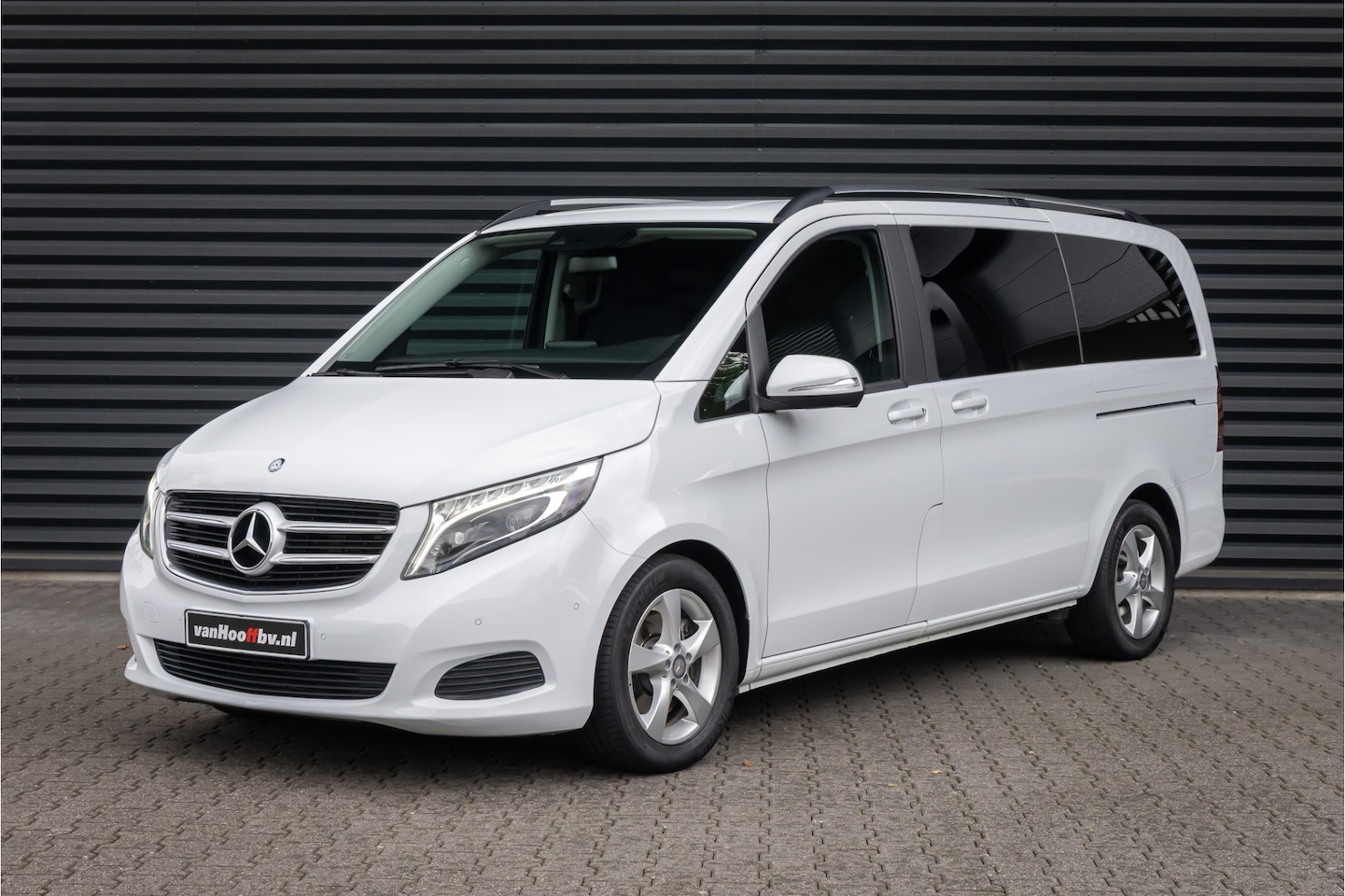 Mercedes-Benz V-klasse - 220 d Lang Edition LED - 8 zitplaatsen - AutoWereld.nl