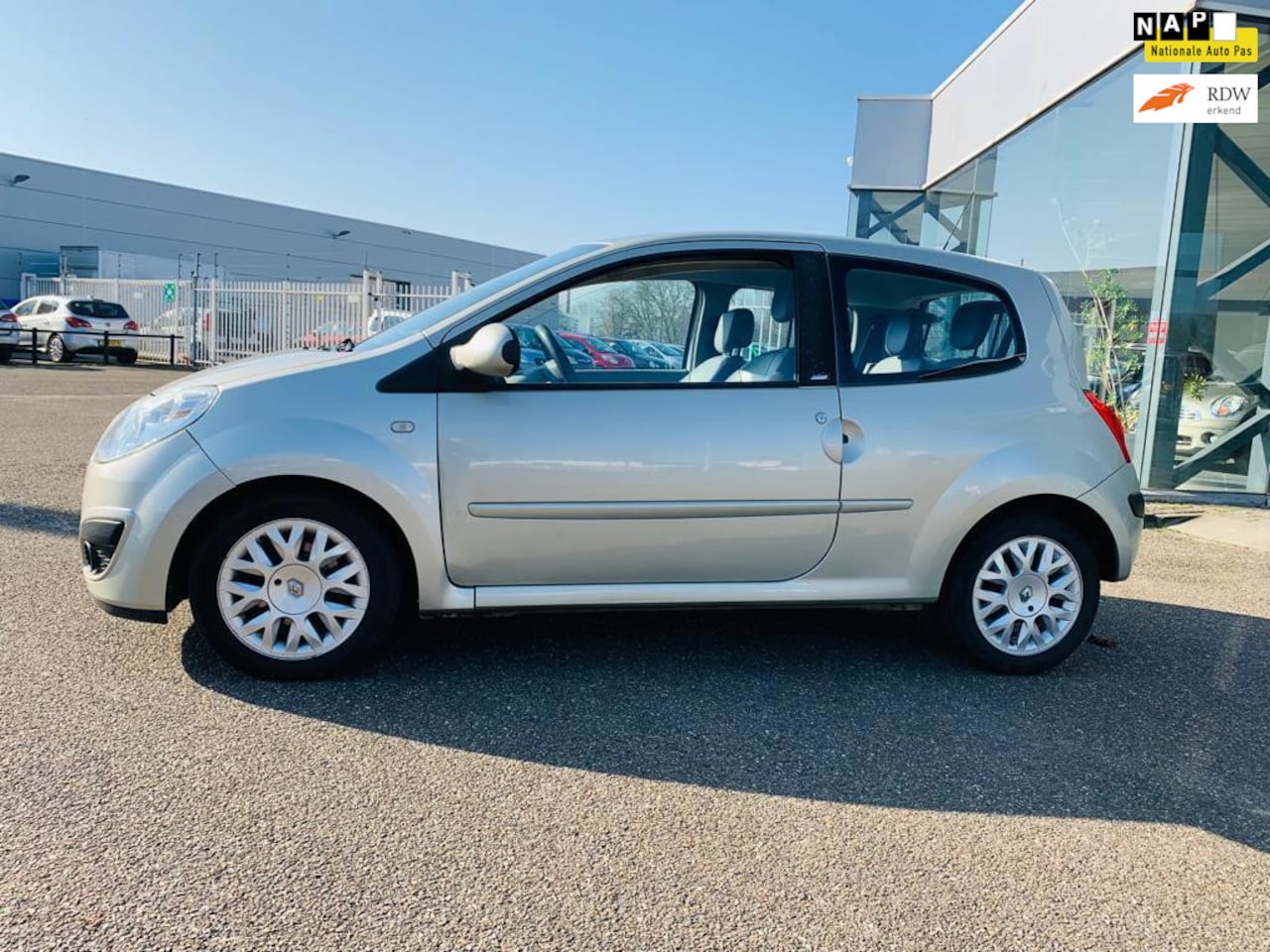 Renault Twingo - 1.2-16V Initiale 1.2-16V Initiale, Airco, Leer bekleden, NAP, Achter Sensor, Velg, Nieuw APK - AutoWereld.nl