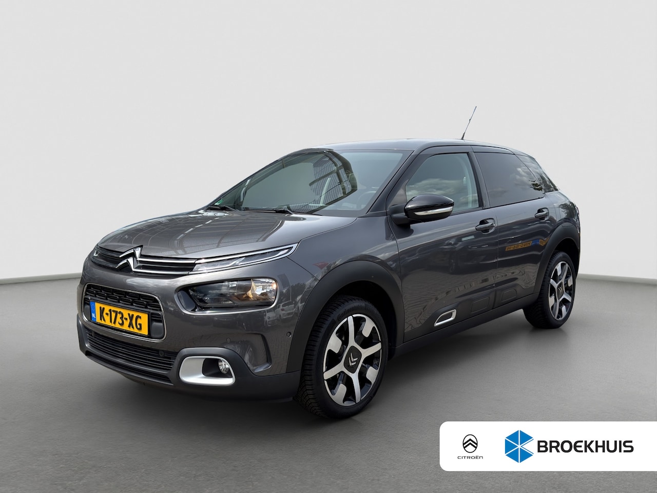 Citroën C4 Cactus - 1.2 PureTech Shine Automaat | Stoelverwarming | Trekhaak | Camera | Parkeersensoren | Full - AutoWereld.nl