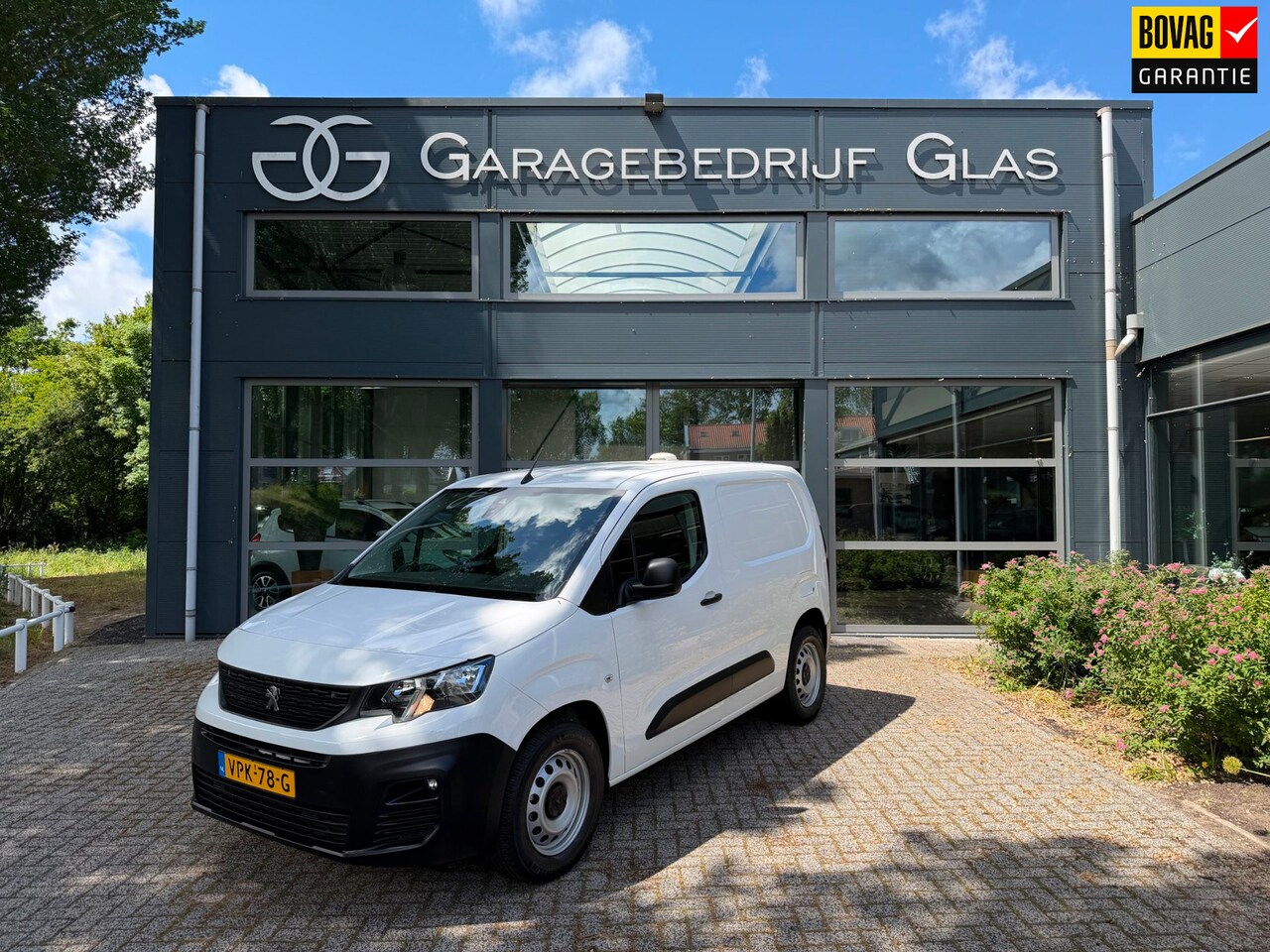 Peugeot Partner - 1.5 BlueHDI Grip 3 persoons achterklep !!! - AutoWereld.nl