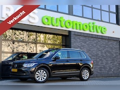 Volkswagen Tiguan - 1.5 TSI Life Business | NAP | PANO | MASSAGE | STOEL/STUURVERW | KEYLESS | ELEK TREKHAAK |