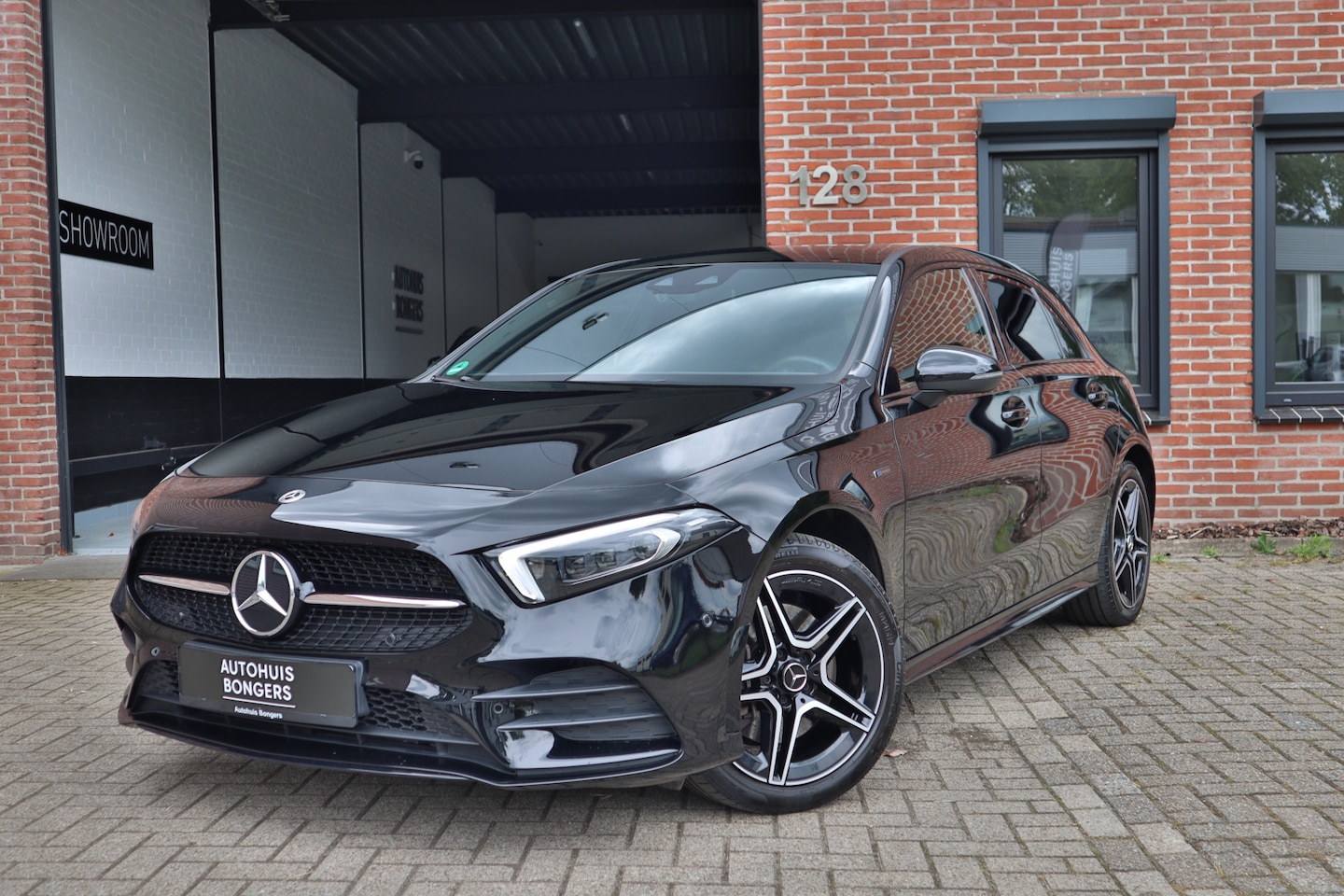 Mercedes-Benz A-klasse - 250 e Business Solution AMG Limited Stoel verw, Sfeerverlichting, Carplay, Amg line - AutoWereld.nl