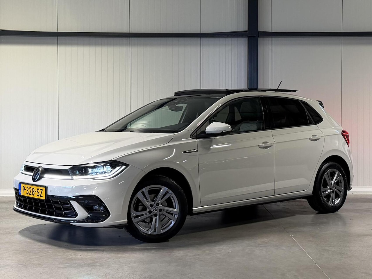 Volkswagen Polo - 1.0 TSI R-Line Pano Virtual Sfeer IQ Light - AutoWereld.nl