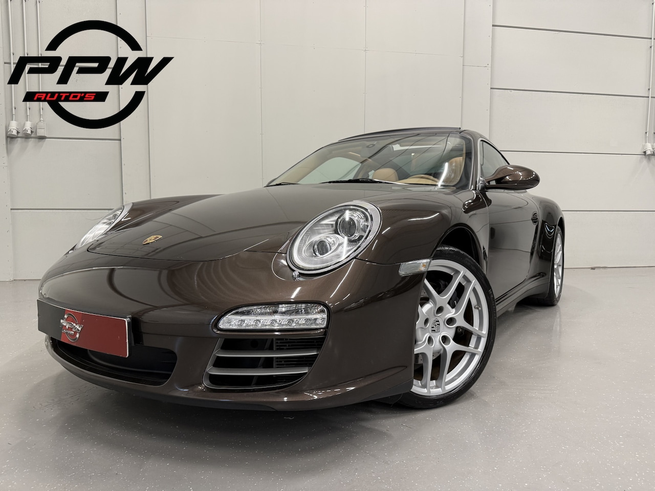 Porsche 911 Targa - 997.2 Targa 4 3.6 PDK 47.728km/MACADAMIA METALLIC/SAND BEIGE INTERIEUR/VOLLEDIG PORSCHE DE - AutoWereld.nl