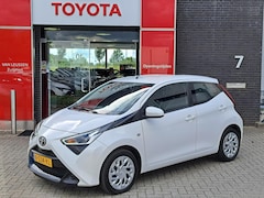 Toyota Aygo X - X-PLAY AIRCO ACHTERUITRIJCAERA APPLE CARPLAY / ANDROID AUTO