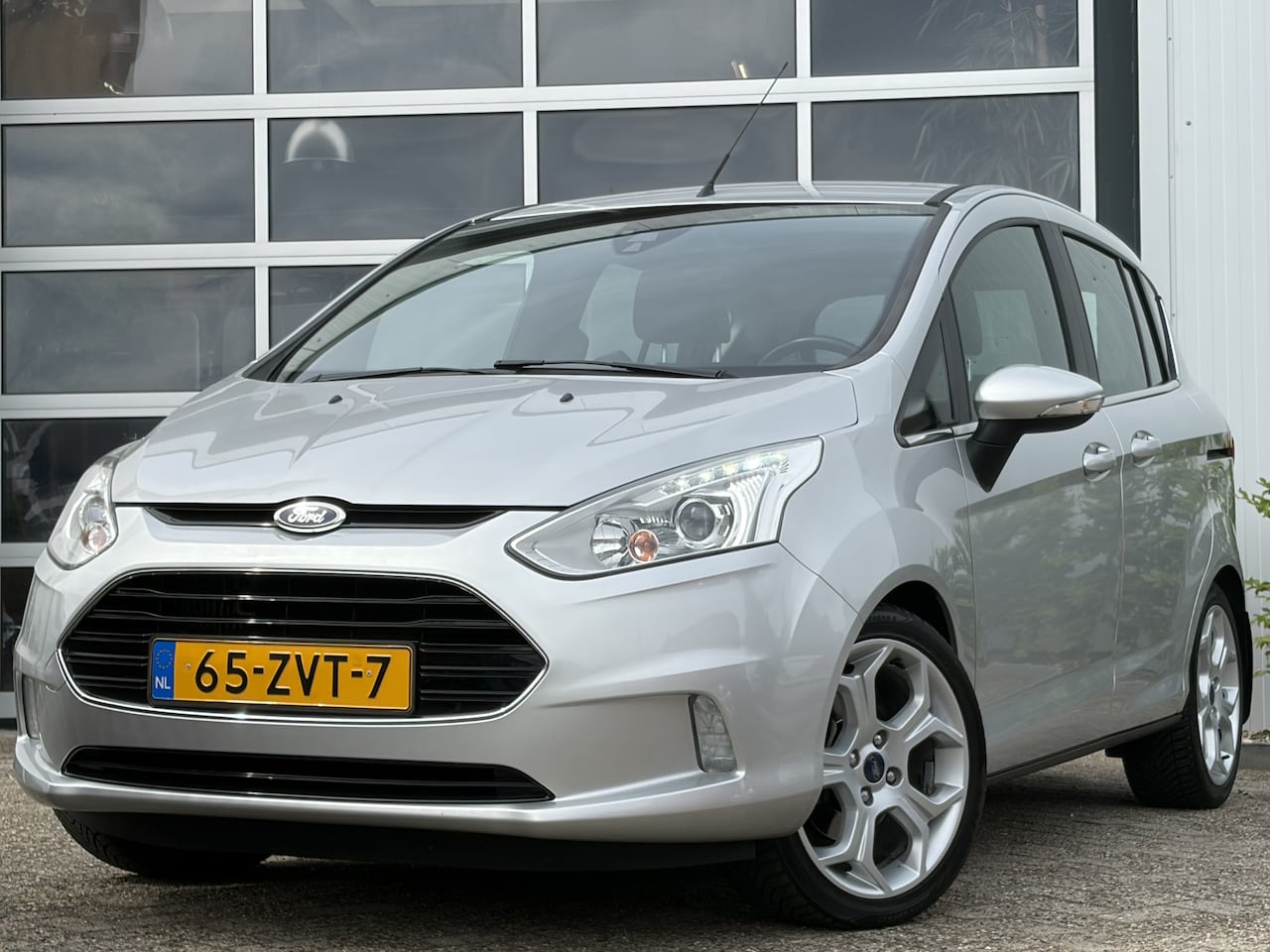 Ford B-Max - 1.0 EcoBoost Titanium 120pk | Airco automatisch | Bluetooth | Cruise control | Lichtmetale - AutoWereld.nl