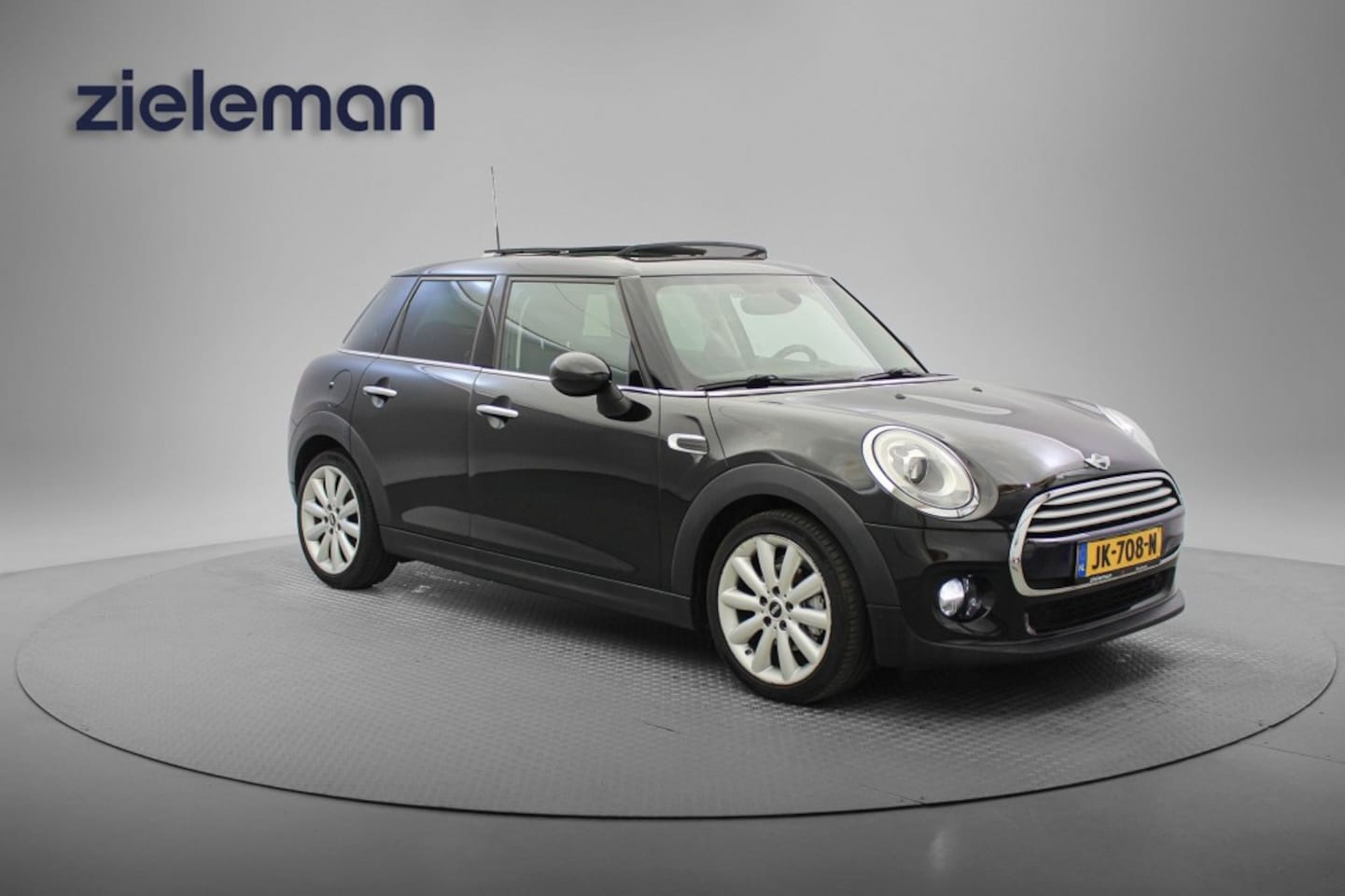 MINI Cooper - 1.5 Chili Serious Business - Panorama, Cruise, Clima, Stoelverw. Half Leer - AutoWereld.nl